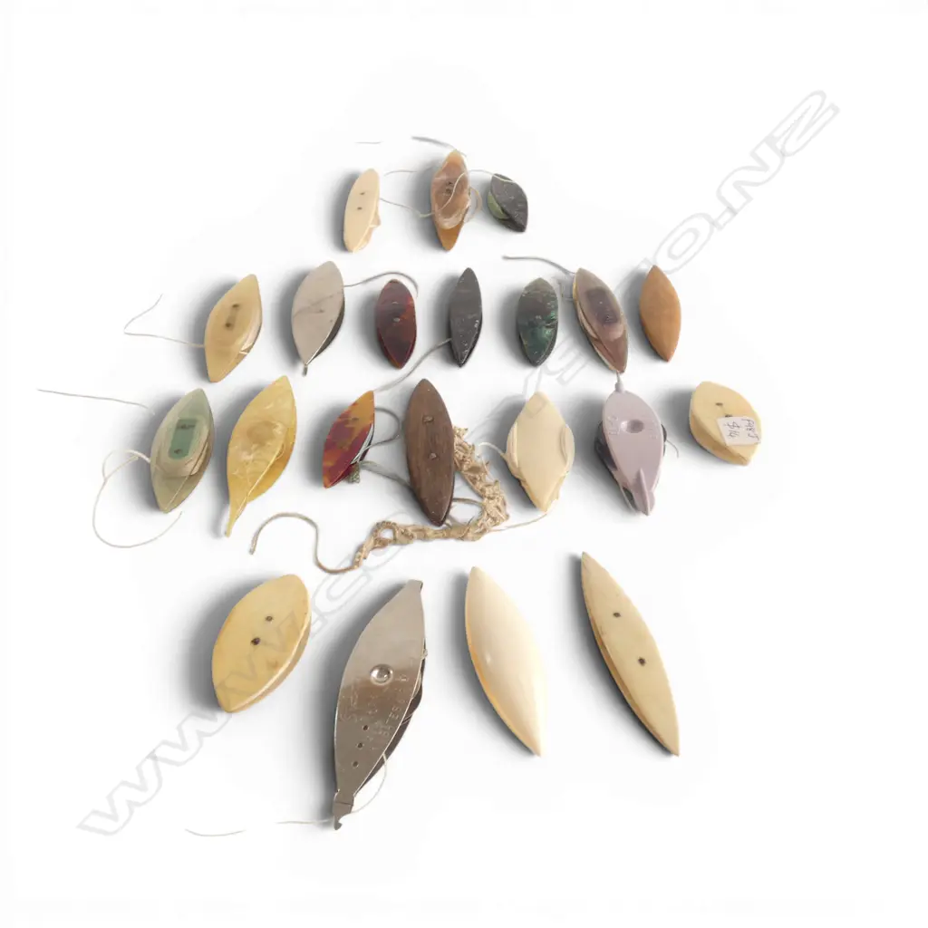 Bag vintage sewing tatting shuttles. Bone + wood etc Image 1++
