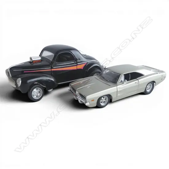 2 DIE CAST MODEL CARS 41 WILLIS L230MM &69 DODGE CHALLENGER L210MM