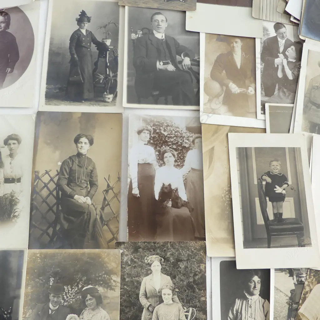 50+ OLD PORTRAIT POSTCARDS PHOTOGRAPHIC  Image 1++