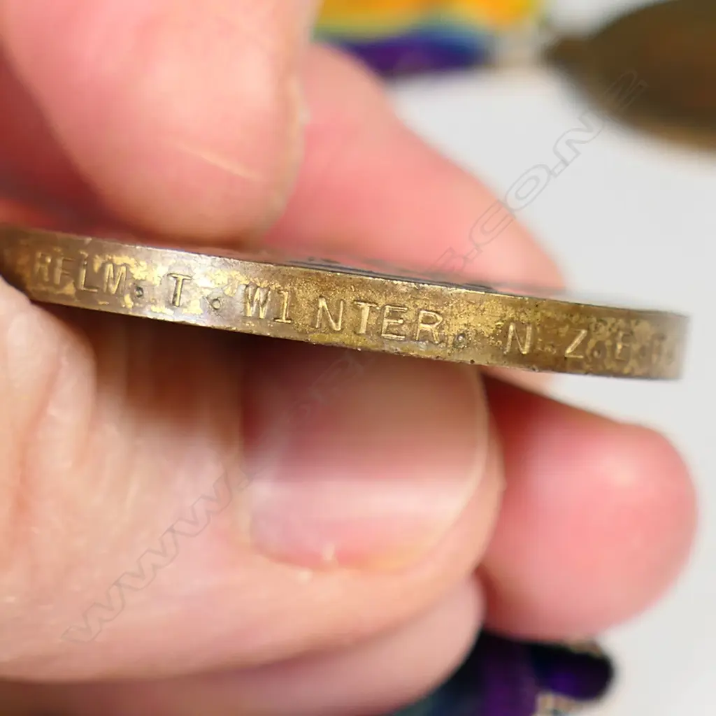 COLLECTION OF 7 WWI & WWII MEDALS  Image 1++