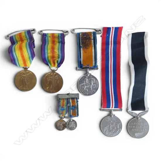 COLLECTION OF 7 WWI & WWII MEDALS 