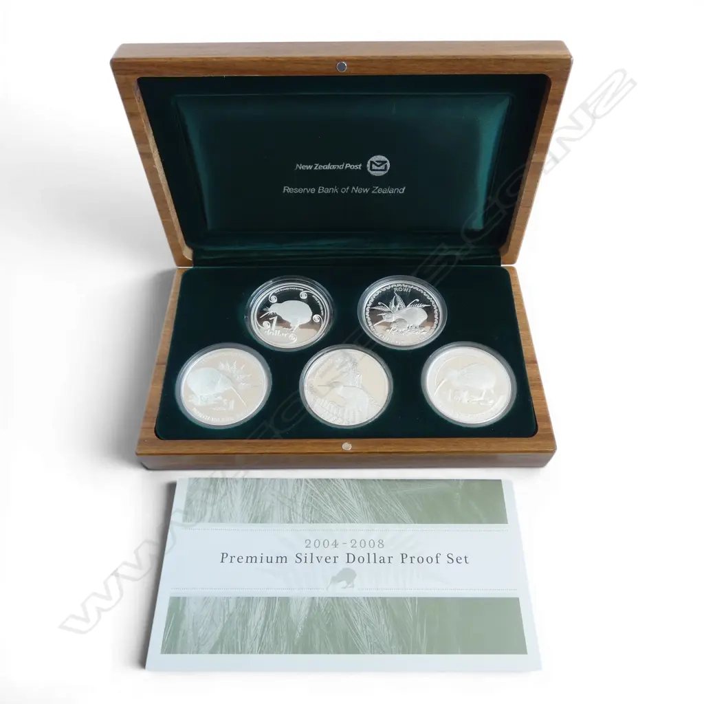 N.Z. 2004 - 2008 PREMIUM SILVER DOLLAR PROOF SET No.241/500 five .999 coins 157gms TW Image 1++