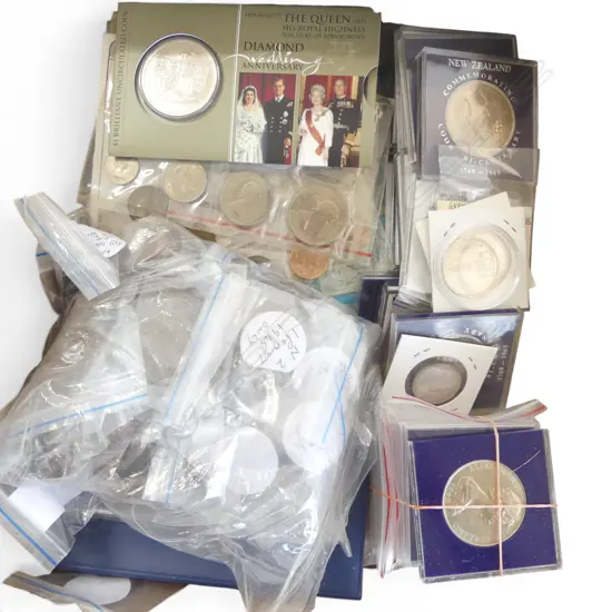 COLLECTION OF ASST. N.Z. COINS & COMM. COINS