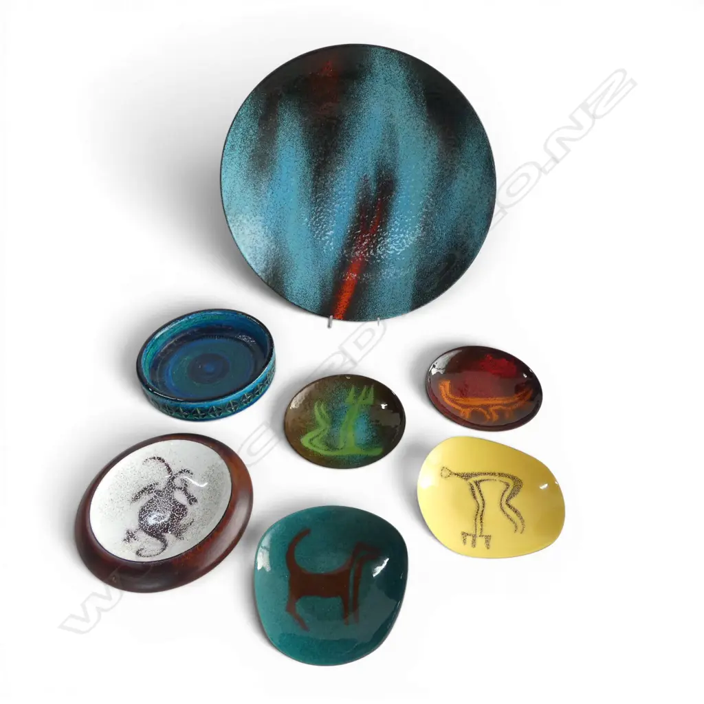 6 PCES N.Z. ENAMEL DISHES W.255mm Image 1++