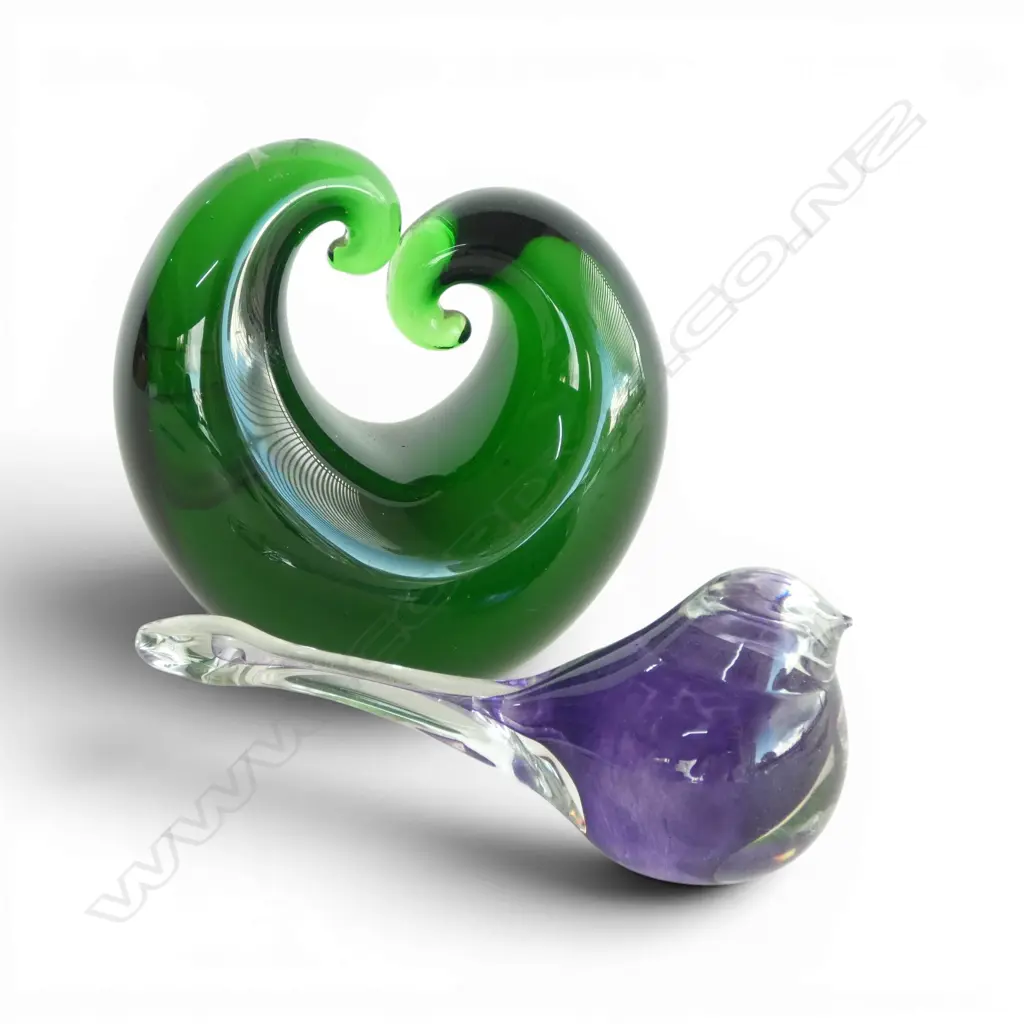 SIGNED STUDIO GLASS BIRD L150MM & STUDIO GLASS KORU ORN H145MM Image 1++