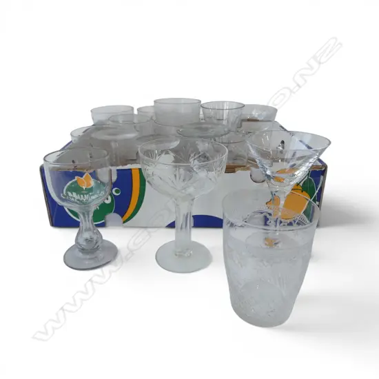 ASST. ANTIQUE GLASSWARE