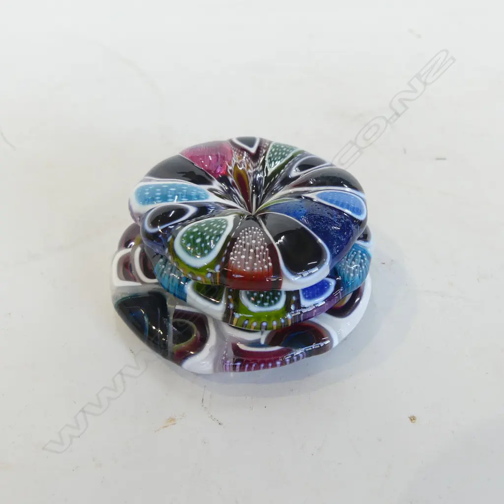 MICHAEL WAYSMITH, 3 MILLEFIORI FLOWERS (2015), WANGANUI Dia.75mm Image 1++