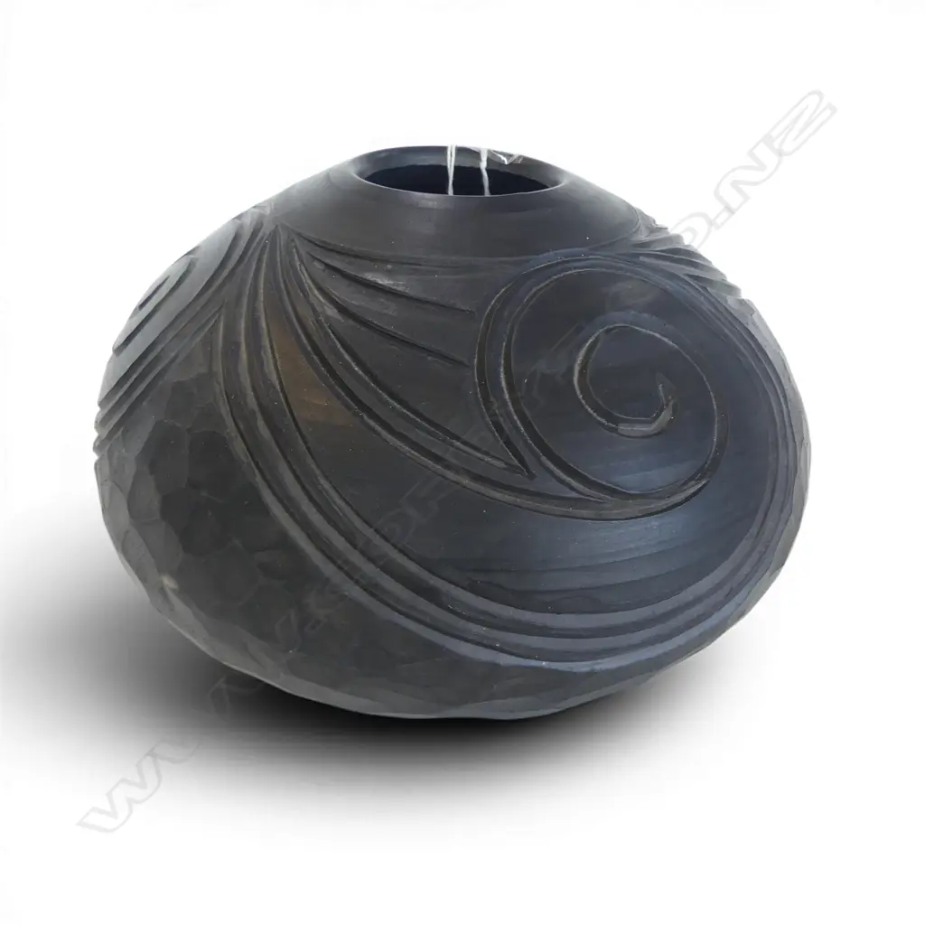 WAYNE TASKER, INCISED KORU PATTERN POTTERY VASE, W.240mm  Image 1++