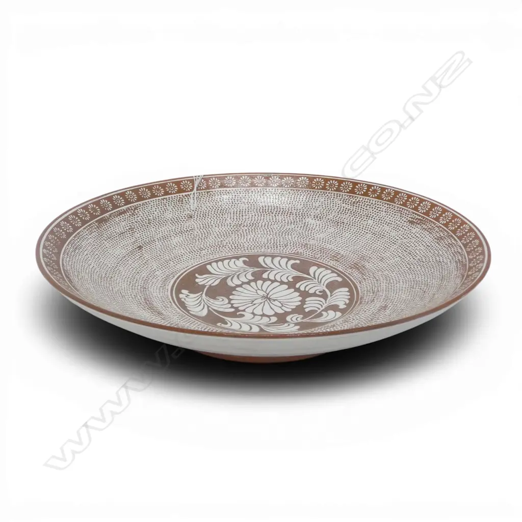 LRG KEUM SUN LEE TERRACOTTA BOWL, Dia.370mm, signed to base Image 1++