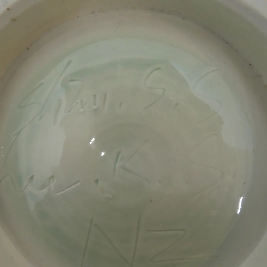 LRG KEUM SUN LEE CELADON GREEN CHARGER, Dia.450mm, signed to base Image 1++