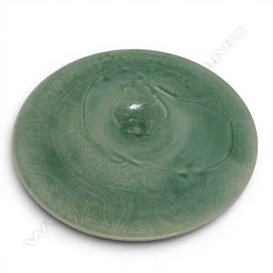 LRG KEUM SUN LEE CELADON GREEN CHARGER, Dia.450mm, signed to base