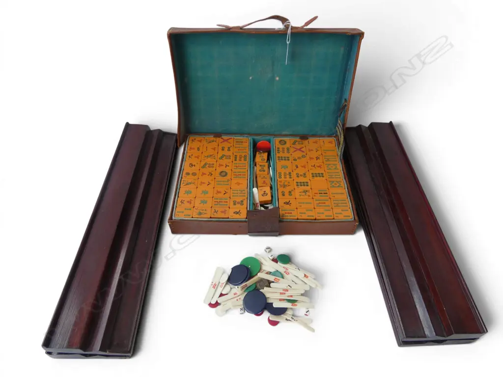 CASED MAH JONG SET + 4 WOODEN STANDS W.430mm Image 1++