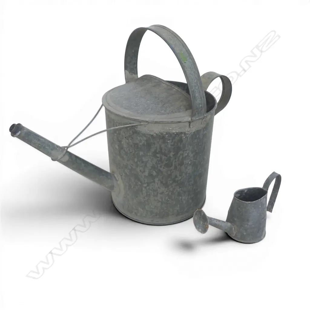 2 X TIN WATERING CANS Image 1++