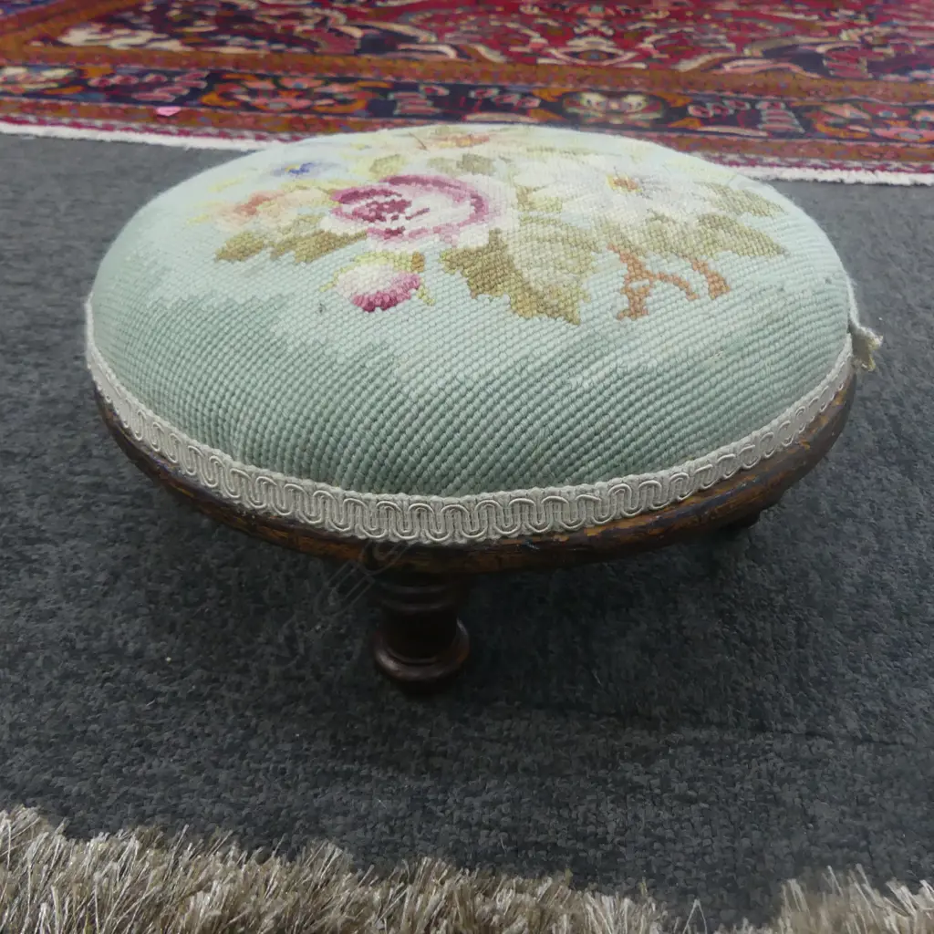 MAHOGANY NEEDLEWORK FOOTSTOOL Dia.280mm Image 1++