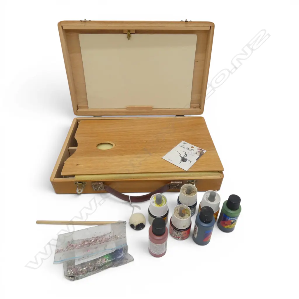 ART BOX WITH PALETTE & SOME OTHER SUPPLIES, AF Image 1++
