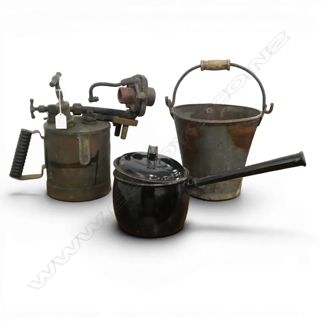 LG VINTAGE BLOWTORCH, BUCKET & ENAMEL POT H.320mm Image 1++