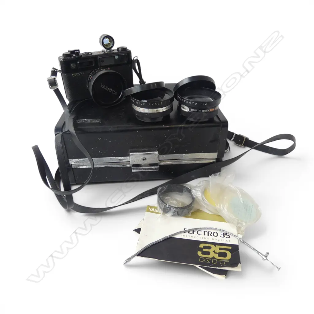 VINTAGE YASHICA ELECTRO 35 CAMERA, CASED w EXTRA LENSES ETC Image 1++