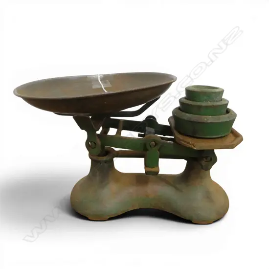 VINTAGE WROUGHT IRON SCALE w. weights W.320mm