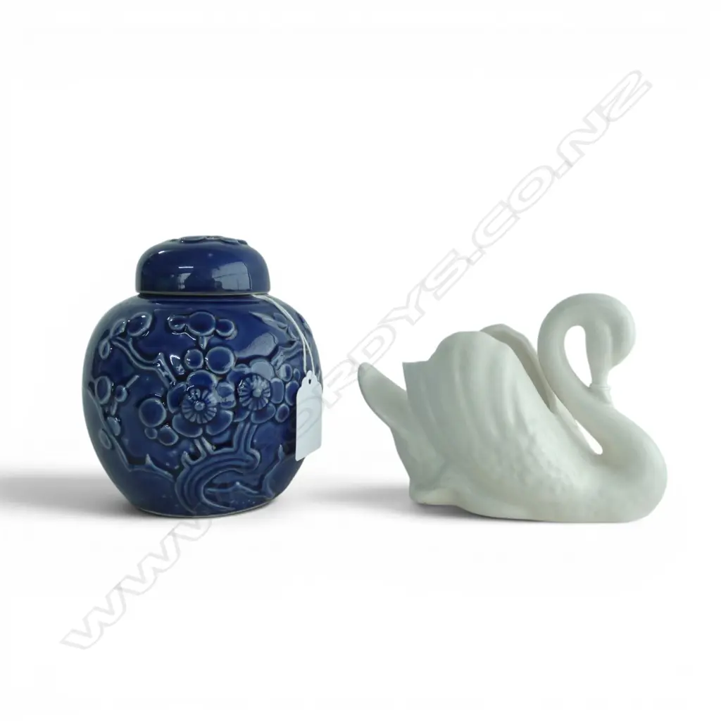 CROWN LYNN GINGER JAR, H.130mm & SMALL CROWN LYNN SWAN #154 to base, H.100x140mm Image 1++