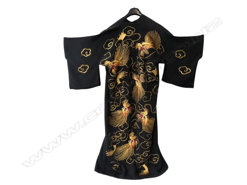 BLACK ROBE w. EMBROIDERED DRAGONS Image 1++