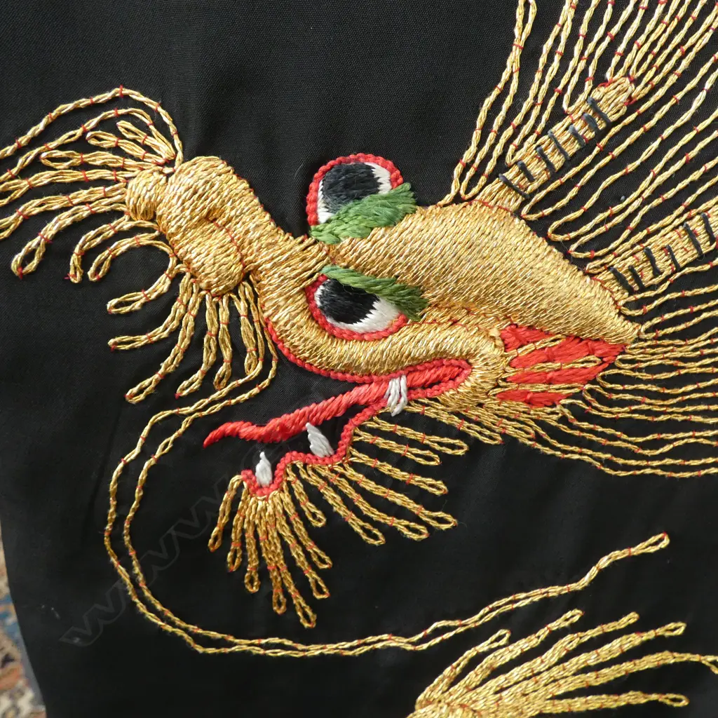 BLACK ROBE w. EMBROIDERED DRAGONS Image 1++