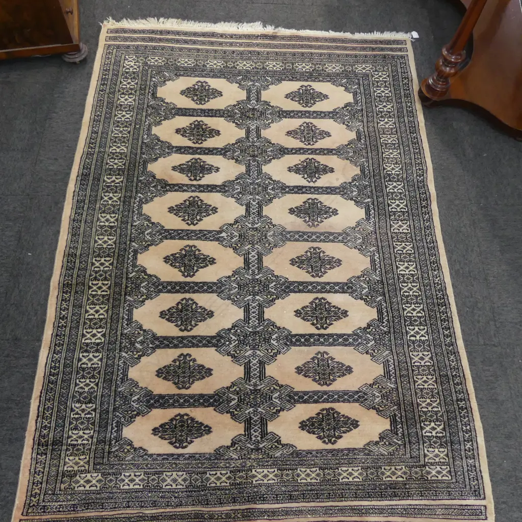 HAND KNOTTED WOOL PILE RUG 1820x1260mm Image 1++