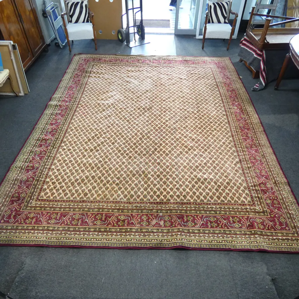 LG MACHINED WOOL RUG 3700x2950mm Image 1++