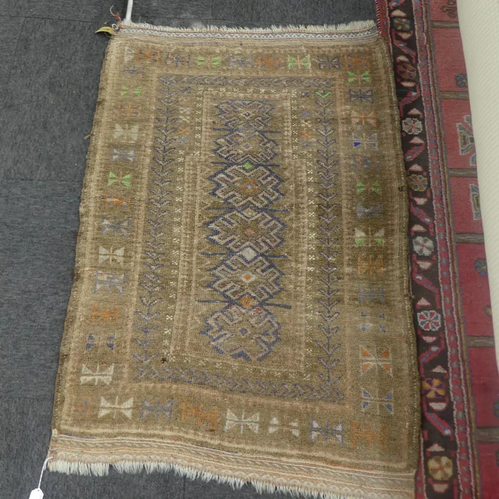 HAND KNOTTED ALL WOOL TRIBAL RUG faded 1100x750mm Image 1++