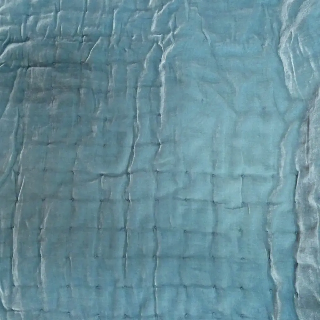 'COLLECT LIVING' 100% SILK QUEEN BEDSPREAD Image 1++