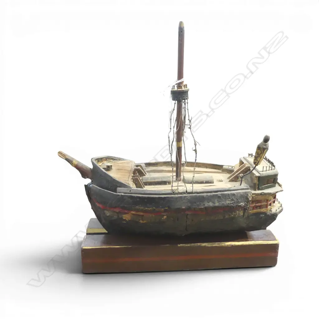 19thC WOODEN MODEL OF A GALLEON H.405mm Image 1++