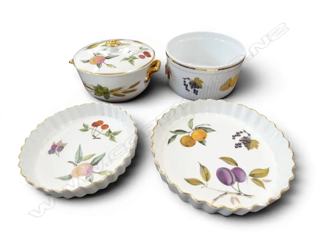 4 PCES ROYAL WORCESTER 'EVESHAM' Dia.185mm Image 1++