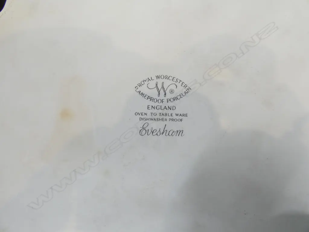 4 PCES ROYAL WORCESTER 'EVESHAM' Dia.185mm Image 1++
