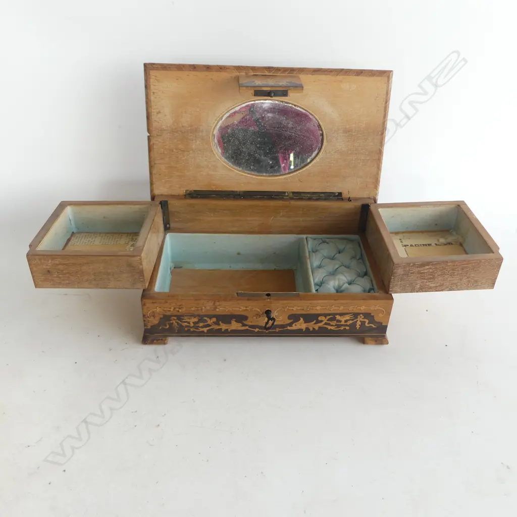 OLD INLAID MUSICAL WOOD JEWELLERY BOX 240x135x100mm Image 1++