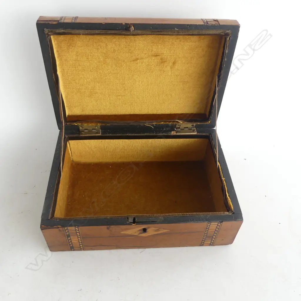 VINTAGE INLAID MARQUETRY BOX 235x165x105mm Image 1++