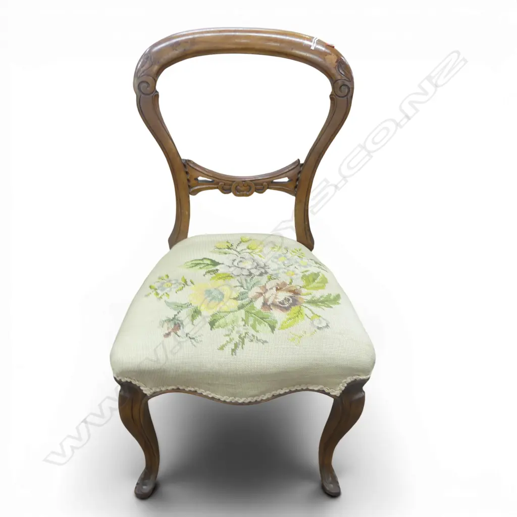 VICTORIAN BALLOON BACK CHAIR  Image 1++