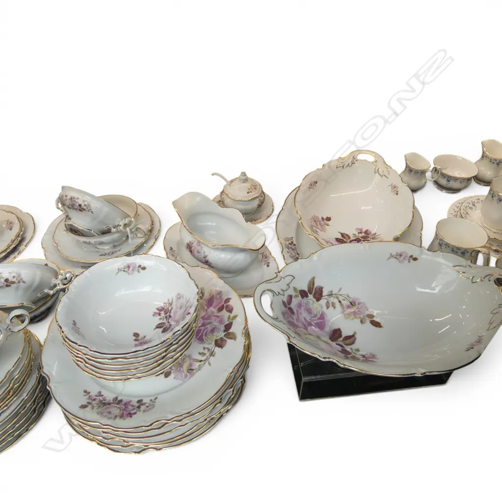 HUTSCHENREUTHER SLYVIA PAT DINNER SERVICE Image 1++
