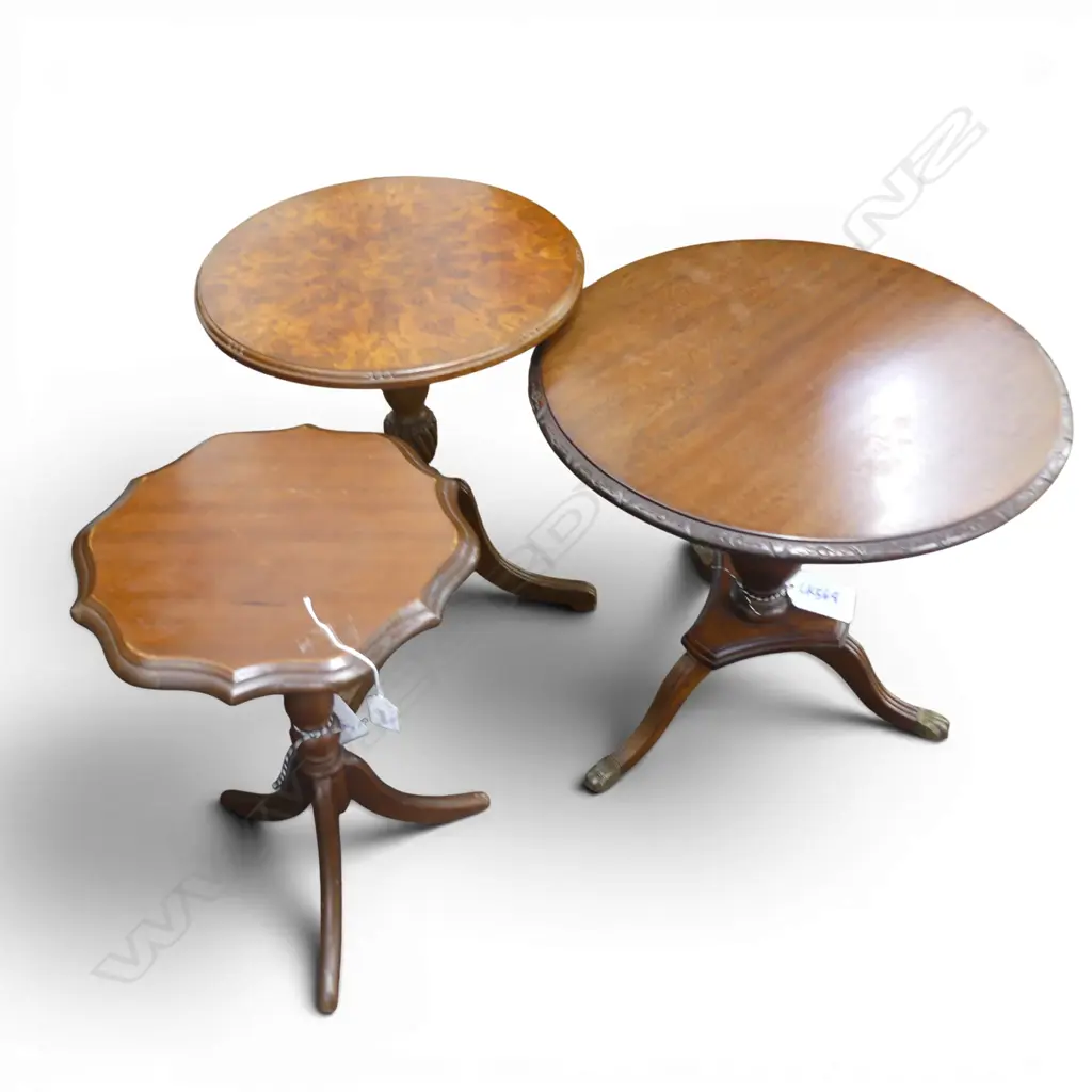 3 MAHOGANY REGENCY STYLE WINE TABLES H.465mm Image 1++