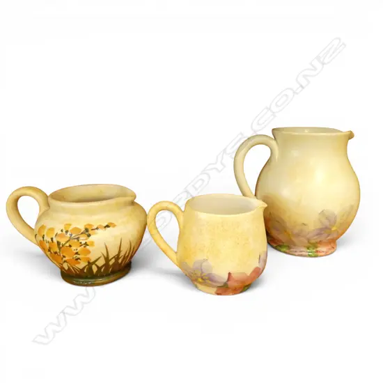 3 RADFORD FLORAL JUGS H.120mm