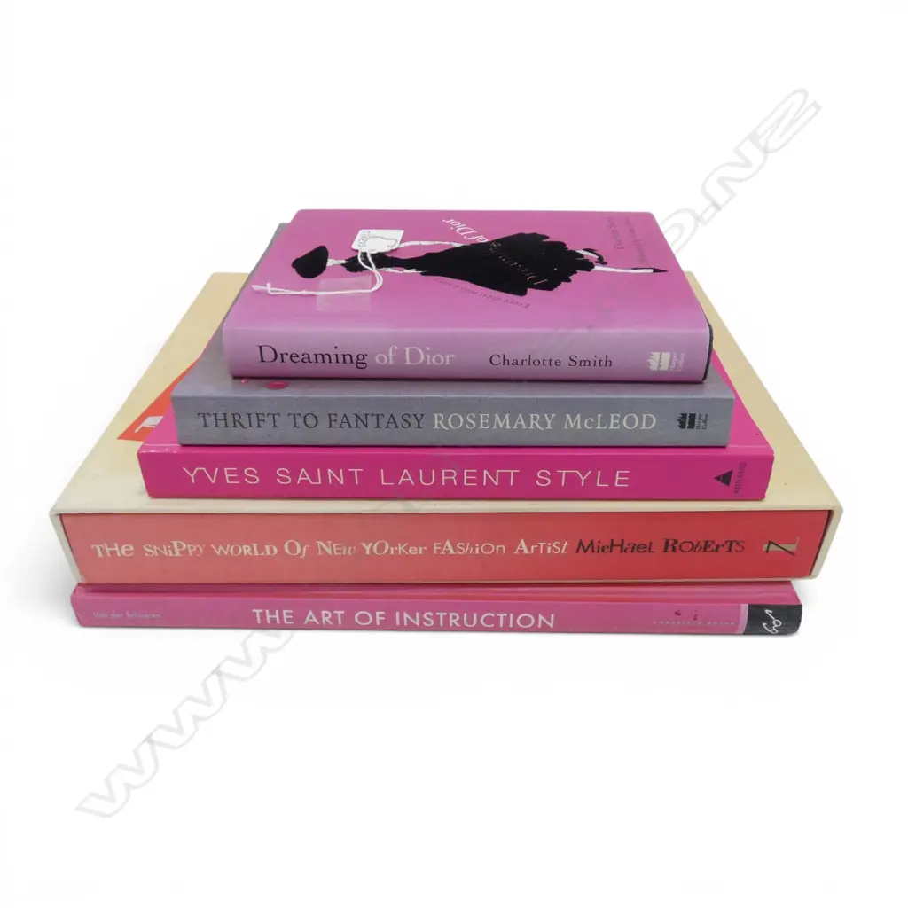 5 BOOKS; FASHION INTEREST Image 1++
