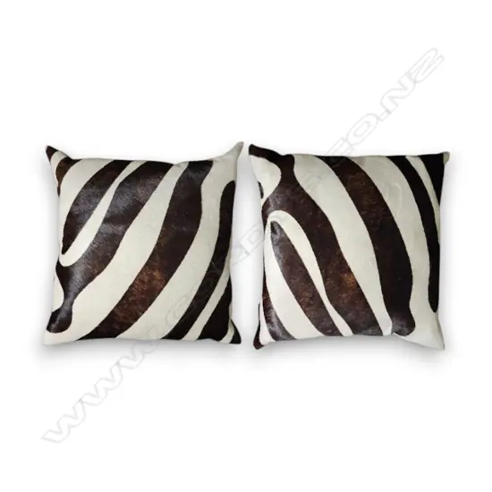 PAIR OF ZEBRA THROW CUSHIONS FROM COLLEZIONE 400x400 mm