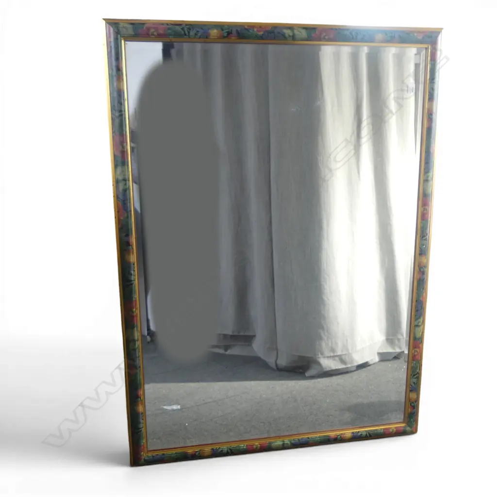 LG MIRROR 1520x1120mm Image 1++
