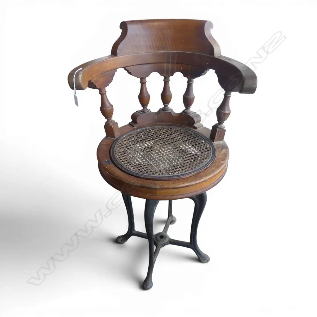 VINTAGE CAPTAINS CHAIR H.880mm Image 1++