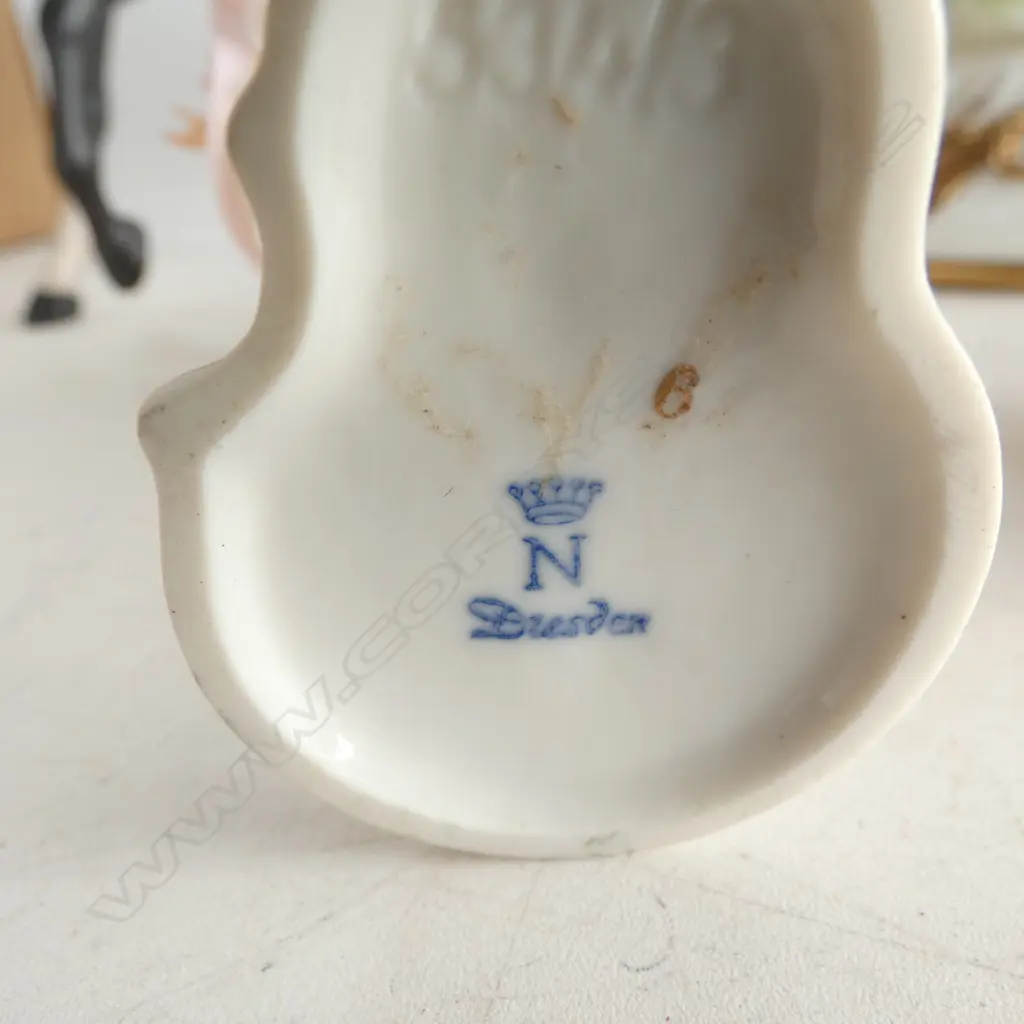 3 CHINA FIGURINES H.230mm faults + SMALL ROYAL DOULTON CHARACTER JUG & HORSE Image 1++