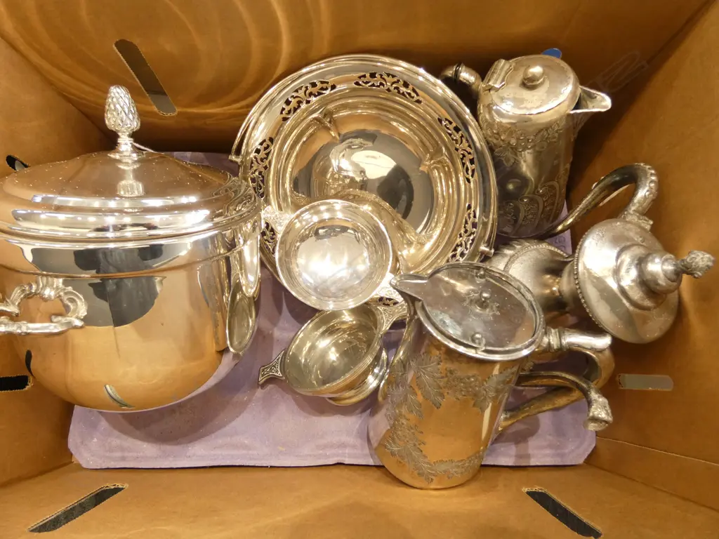 7 PCES SILVER PLATE INCL. LIDDED ICE BUCKET H.210mm Image 1++