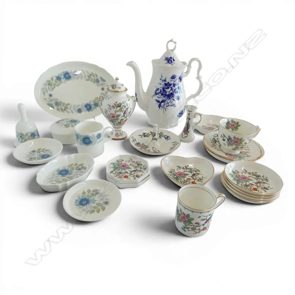 ASST. CHINA Incl. WEDGWOOD '"CLEMENTINE", ROYAL ALBERT "CONNOISSEUR" TEAPOT & AYNSLEY "PEMBROKE" Image 1++