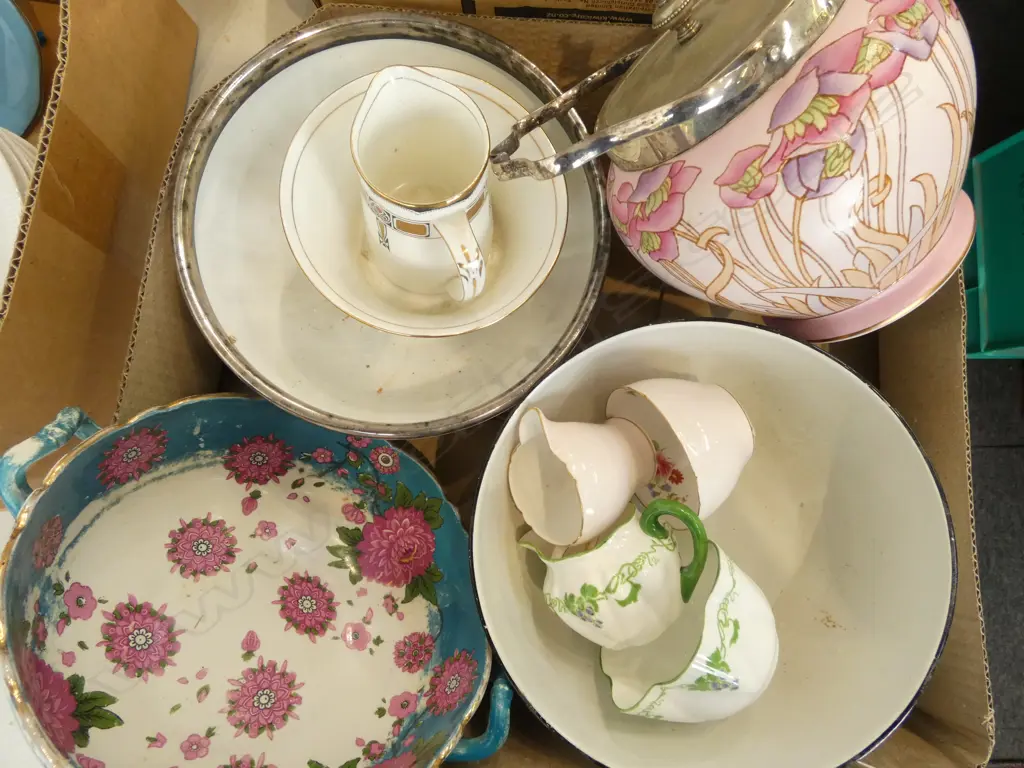 3 SHELLEY CHINA BOWLS DIA210MM SHELLEY BISCUIT BARREL & 3 CREAM SUGARS MIXED PATS Image 1++