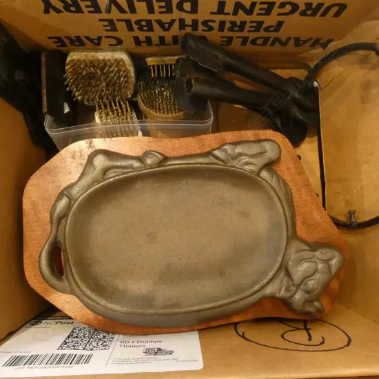 ASST. METAL ITEMS; KEYS, 4 STEAK PLATES, 5 FLOWER FROGS