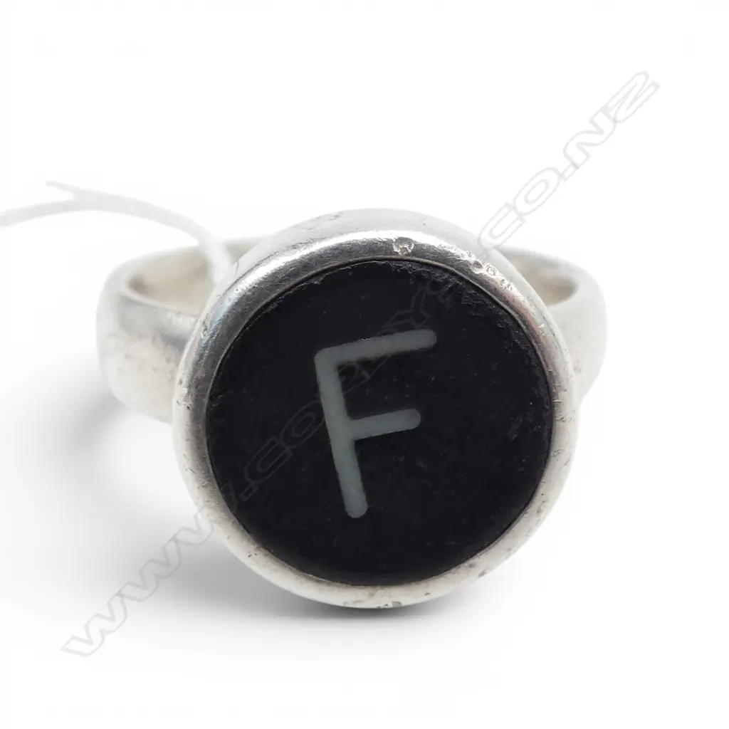 STERLING SILVER VINTAGE TYPEWRITER KEY RING SIZE V Image 1++