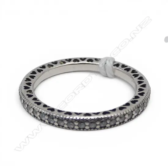 RING STG SILVER & WHITE CZ STONES, 1.9gms SIZE L