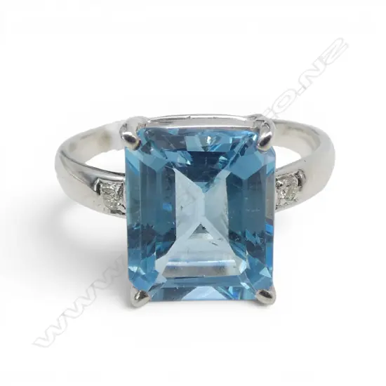 SILVER DIAMOND & BLUE TOPAZ RING SIZE Q